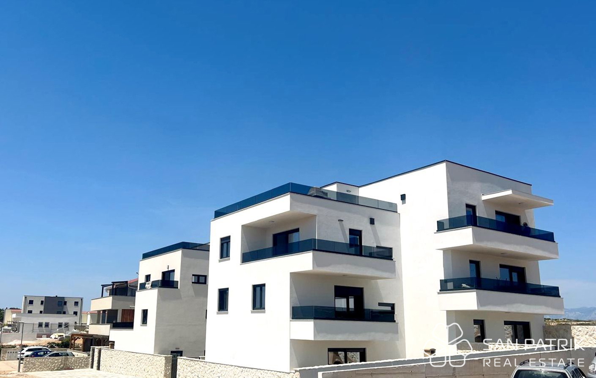 MODERNO STANOVANJE Z BAZENOM – VAŠ NOVI DOM OB MORJU - POVLJANA