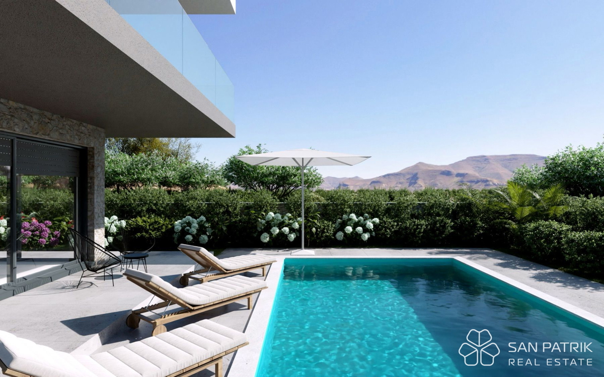 Murter, prvi red ob morju – vila z bazenom in panoramskim razgledom