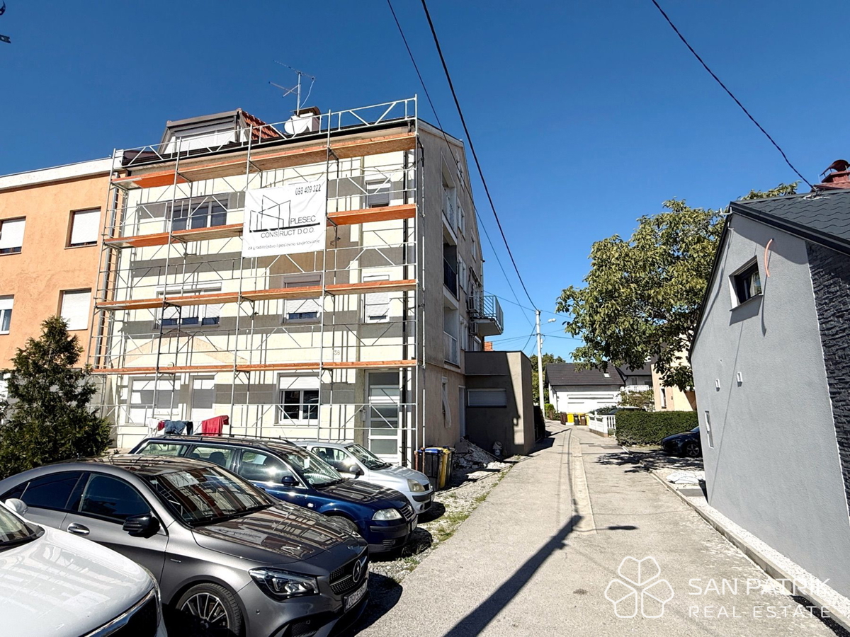 Renoviran trisobno stanovanje v bližini obračališča Dubec – Novo Brestje