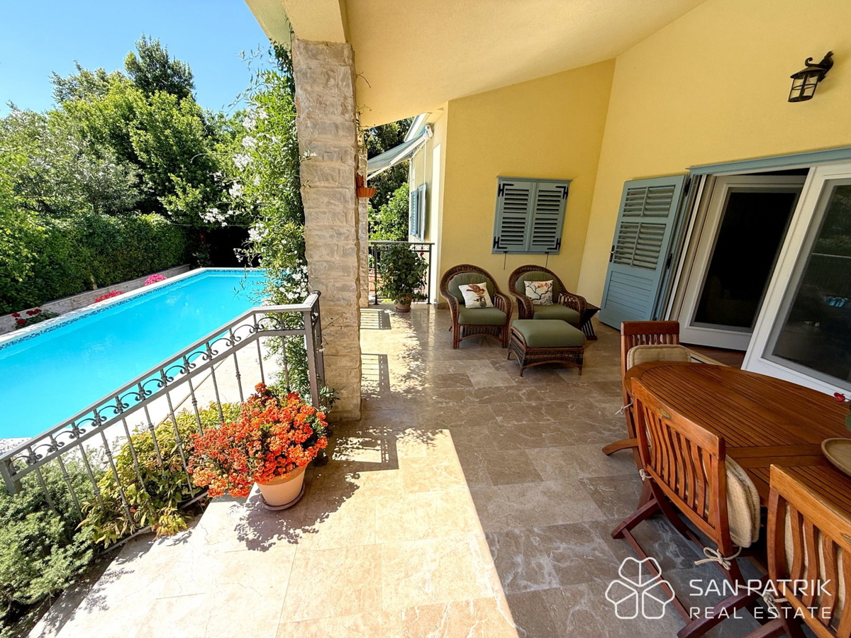 Avtentična dalmatinska vila z bazenom – spoj tradicije in trajnostnega bivanja