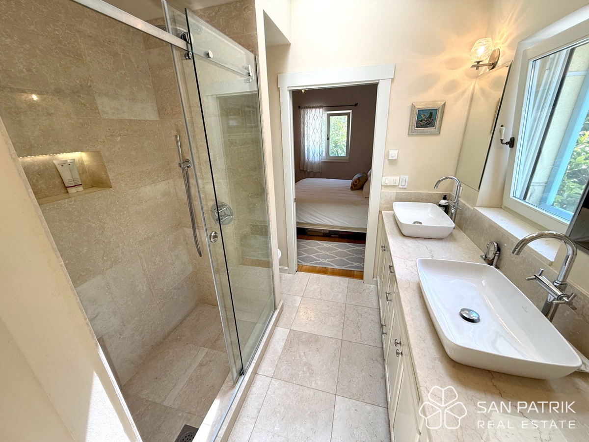 Avtentična dalmatinska vila z bazenom – spoj tradicije in trajnostnega bivanja