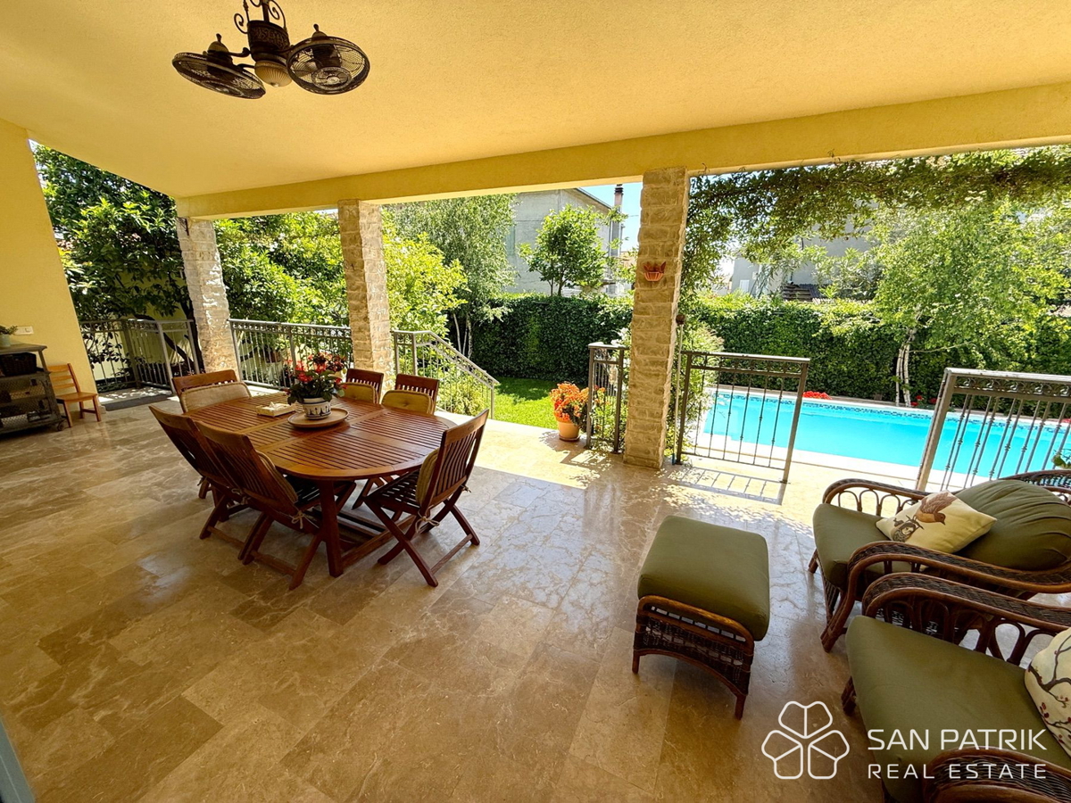 Avtentična dalmatinska vila z bazenom – spoj tradicije in trajnostnega bivanja