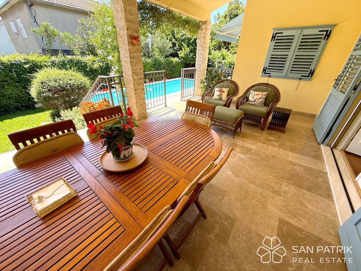 Avtentična dalmatinska vila z bazenom – spoj tradicije in trajnostnega bivanja