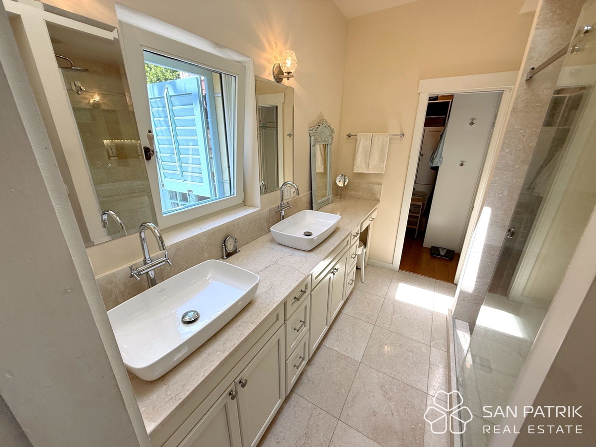 Avtentična dalmatinska vila z bazenom – spoj tradicije in trajnostnega bivanja