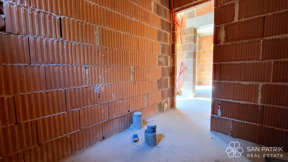 Elegantna novogradnja v bližini središča Vrbnika na otoku Krku