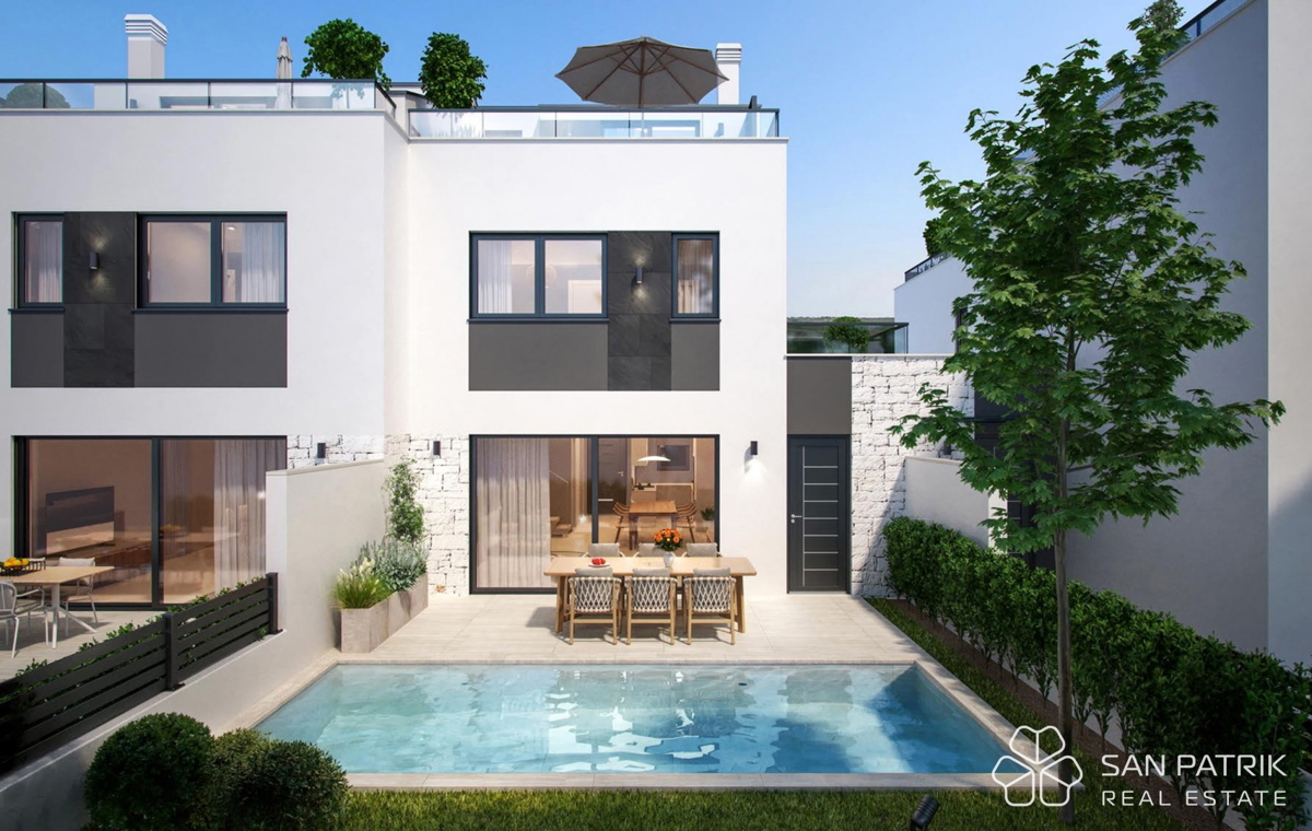 Hiša z bazenom na zaželeni lokaciji v Poreču, idealna za turistični najem