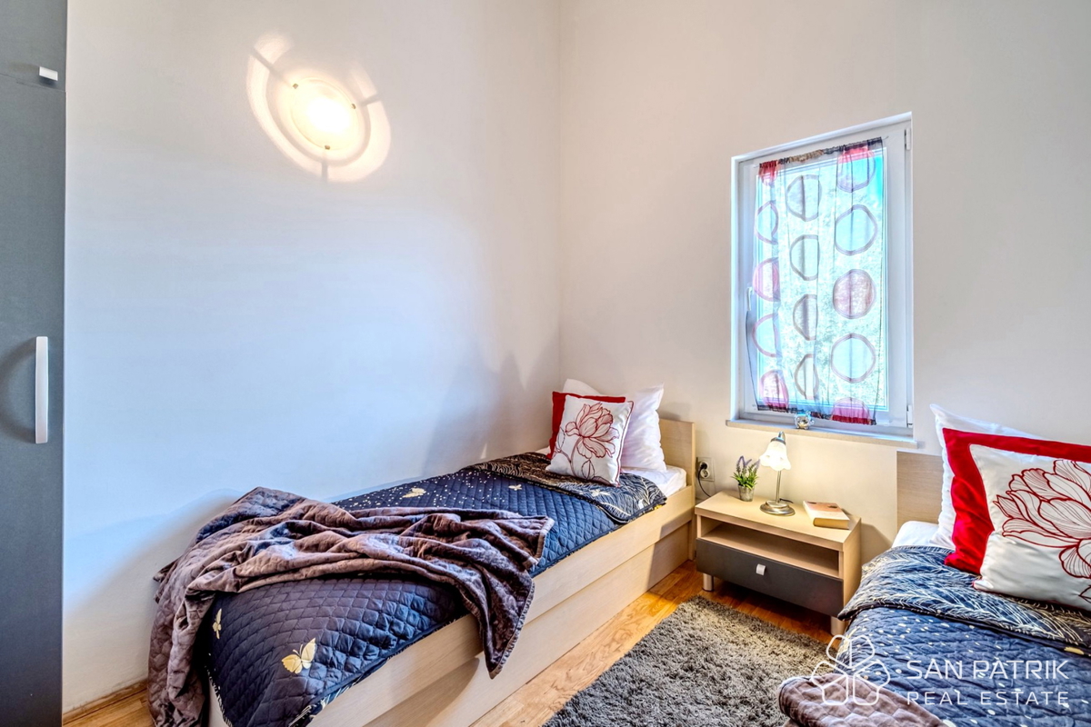 Penthouse (75 m2) ob morju z veliko teraso na Braču