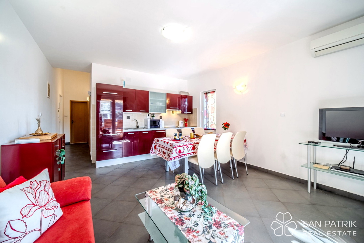 Penthouse (75 m2) ob morju z veliko teraso na Braču