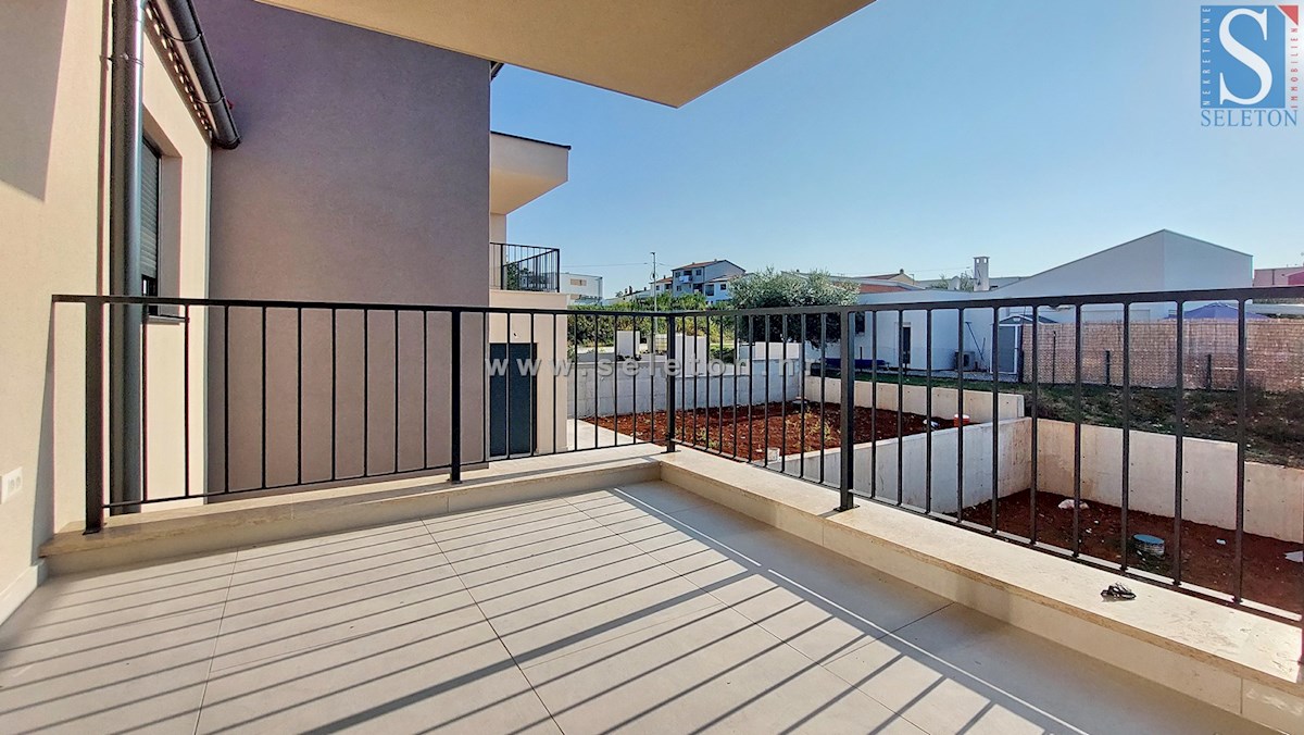 Poreč - okolica, novo stanovanje od 68 m2, 3 spalnice, 2 parkirni mesti