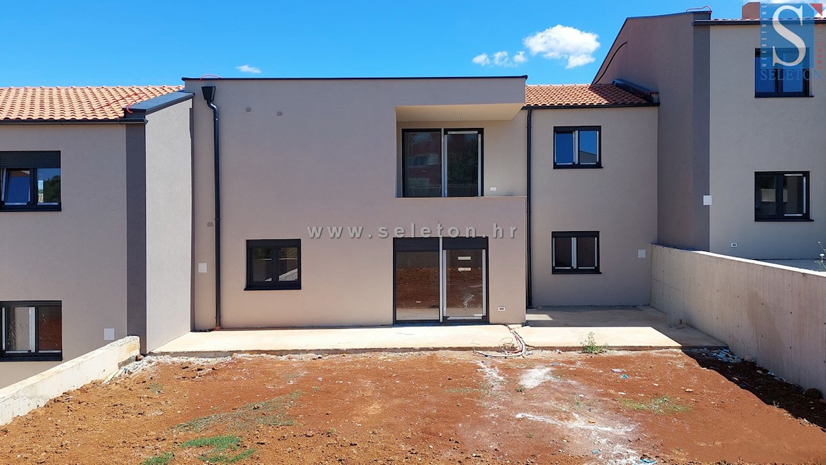 Poreč - okolica, novo stanovanje od 68 m2, 3 spalnice, 2 parkirni mesti