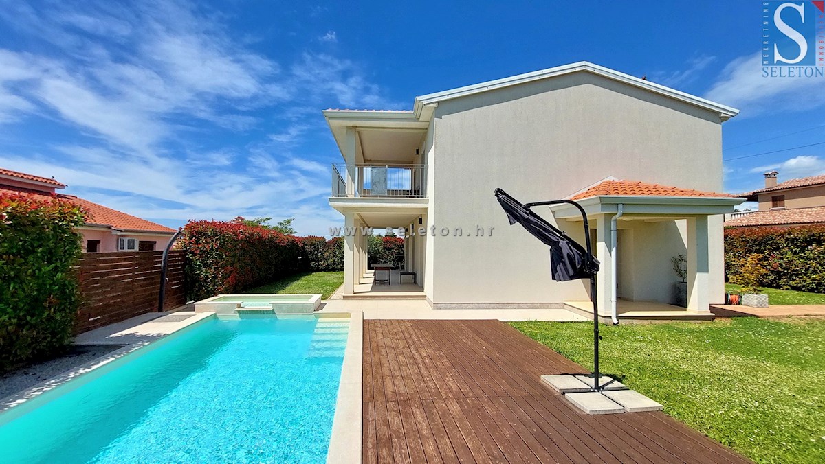 Poreč, samostojna hiša 134 m2 z bazenom