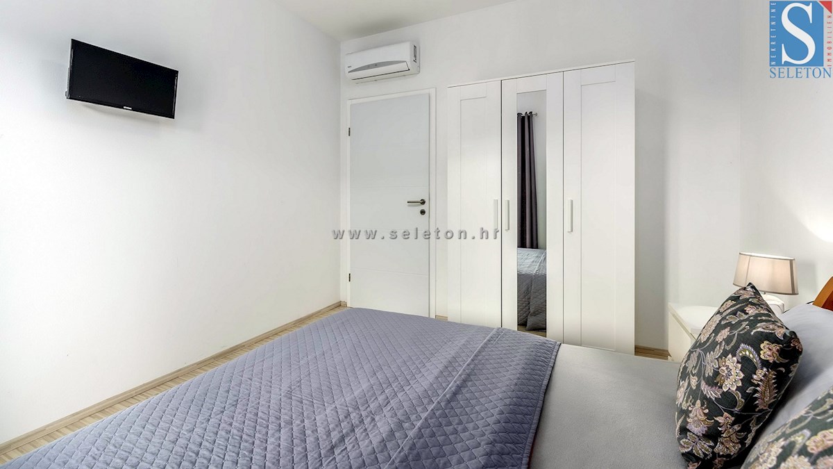 Poreč, samostojna hiša 134 m2 z bazenom