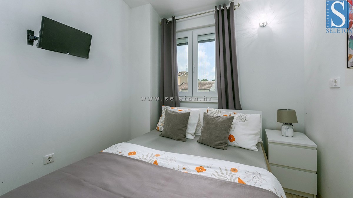Poreč, samostojna hiša 134 m2 z bazenom