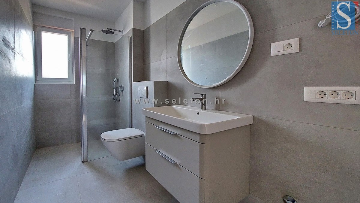 Novo stanovanje 67 m2 s pogledom na morje, DVIGALO, 2 parkirni mesti