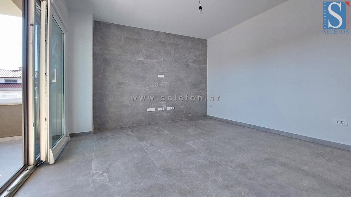 Poreč - novo stanovanje 66 m2, pogled na morje, DVIGALO, 2 parkirni mesti