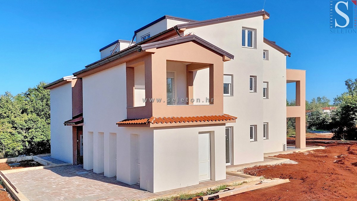 Poreč - okolica, novo stanovanje 66 m2, 2 terasi