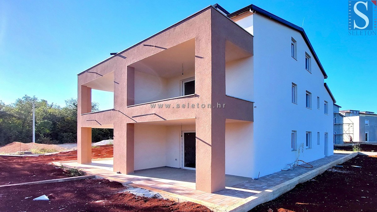 Poreč - okolica, novo stanovanje 66 m2, 2 terasi