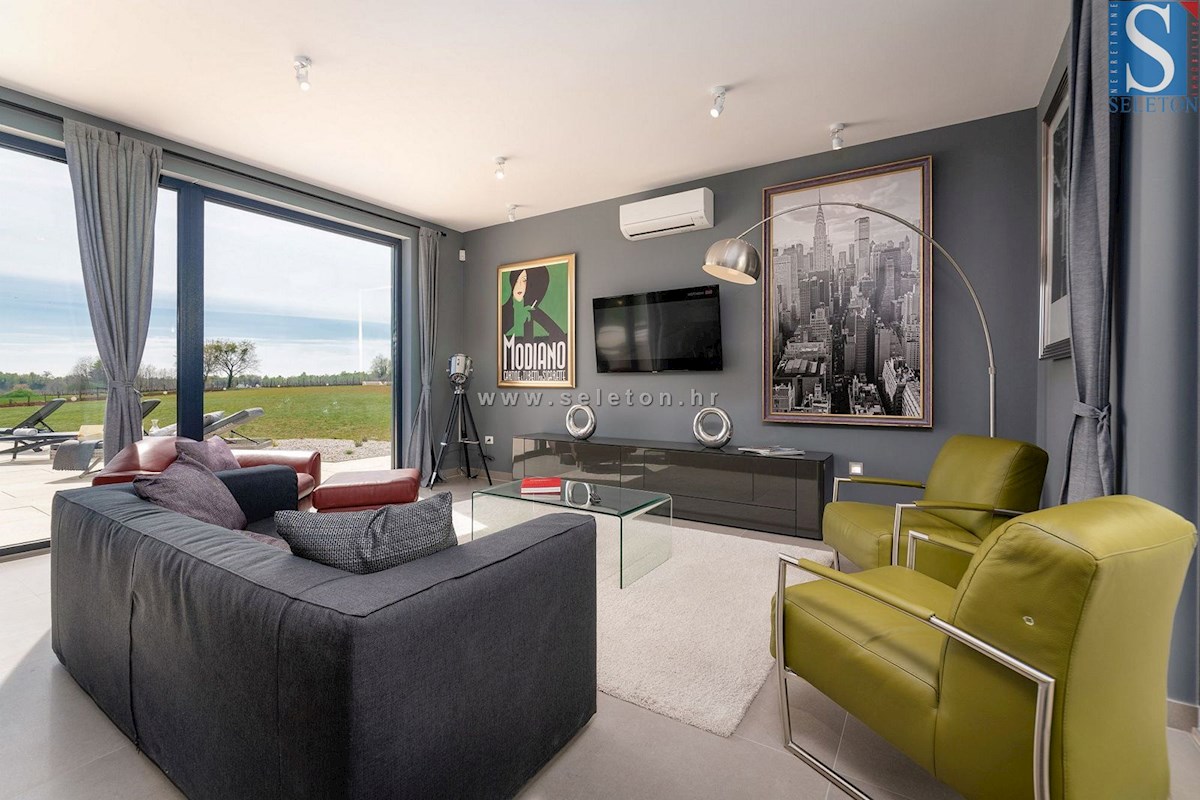 Istra, Poreč - okolica, moderna vila 437 m2 z bazenom in velikim vrtom