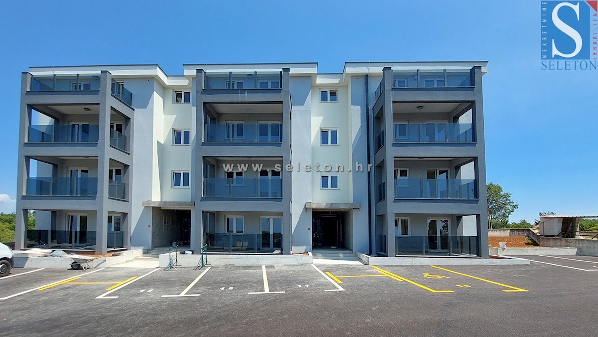 Novo stanovanje v okolici Poreča 72 m2 z vrtom 170 m2