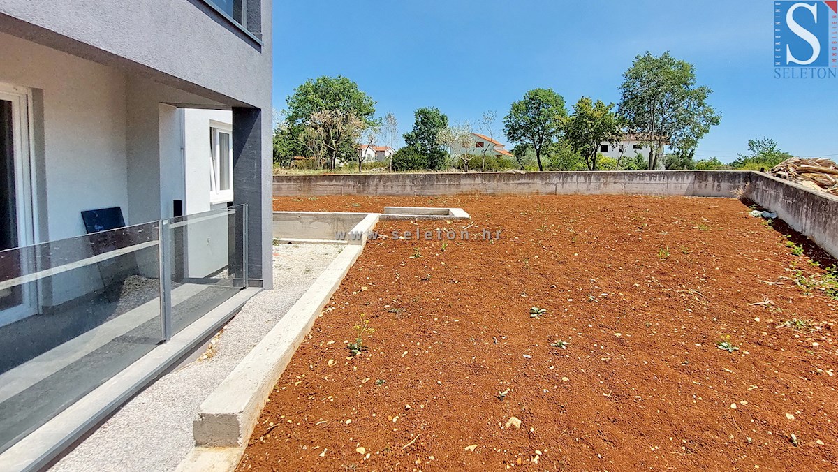 Novo stanovanje v okolici Poreča 72 m2 z vrtom 170 m2