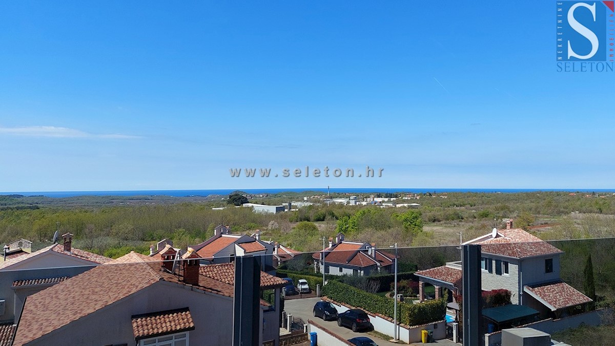 Stanovanje v okolici Poreča 82 m2 s pogledom na morje