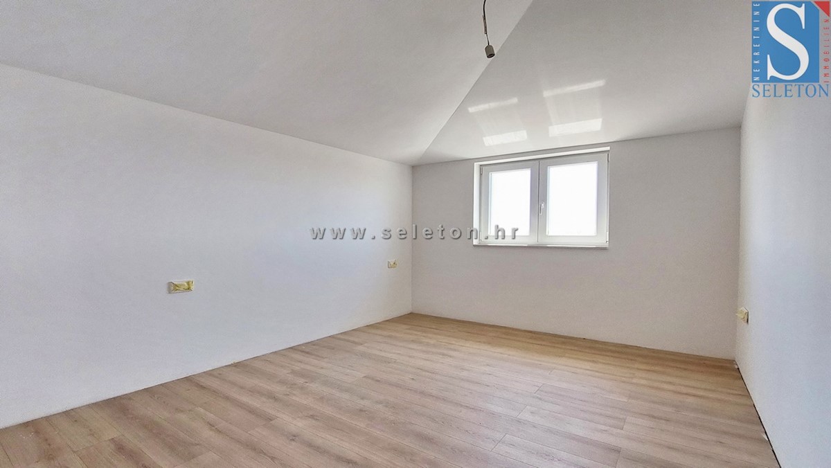 Stanovanje v okolici Poreča 82 m2 s pogledom na morje