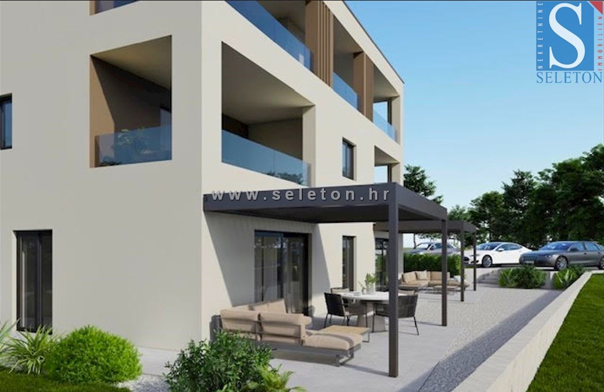 Poreč, stanovanje v gradnji 74 m2 + tarasa 15 m2, vrt ca 100 m2, 800 m od morja / 1 km do centra