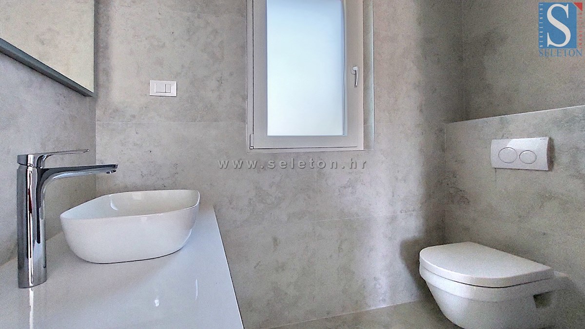 Poreč - novo stanovanje od 66 m2, 1. nadstropje, 2 parkirni mesti, DVIGALO