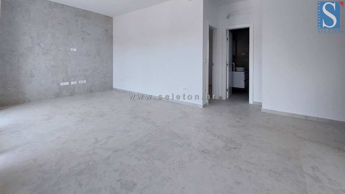 Poreč - novo stanovanje od 66 m2, 1. nadstropje, 2 parkirni mesti, DVIGALO