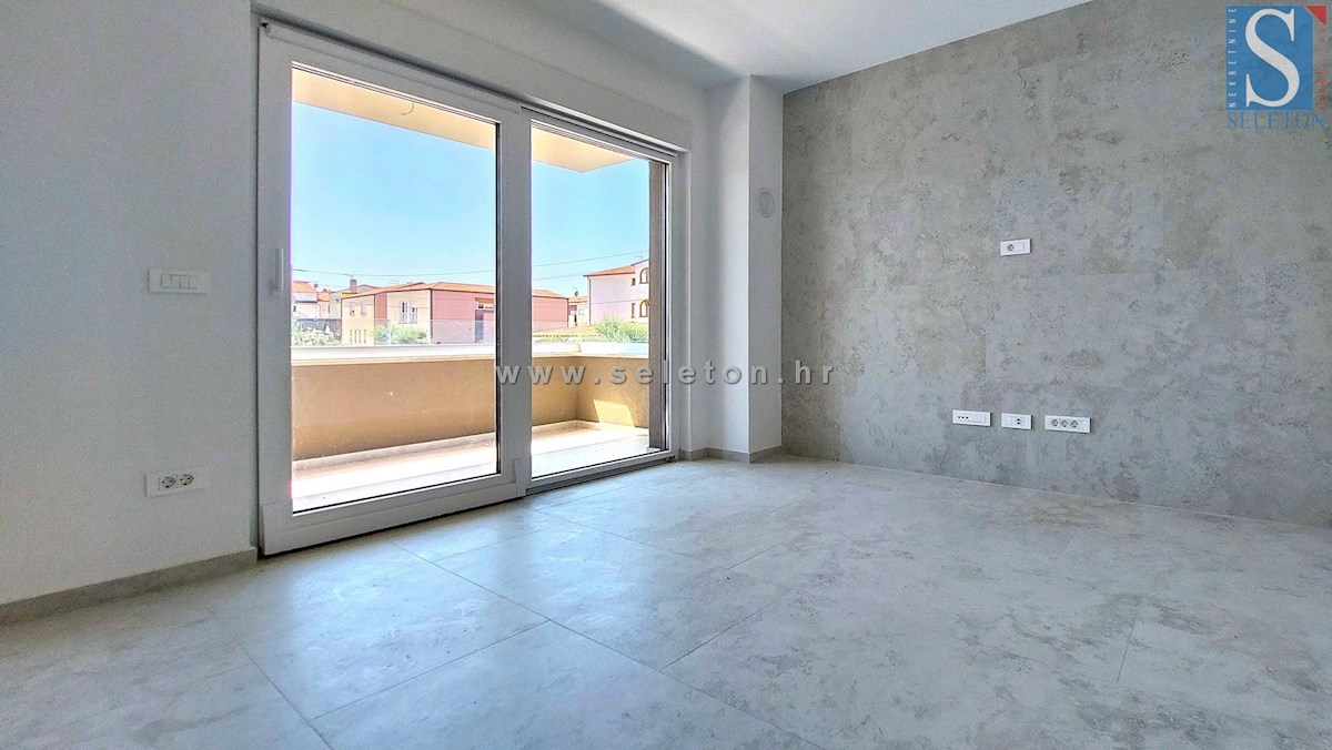 Poreč - novo stanovanje od 66 m2, 1. nadstropje, 2 parkirni mesti, DVIGALO