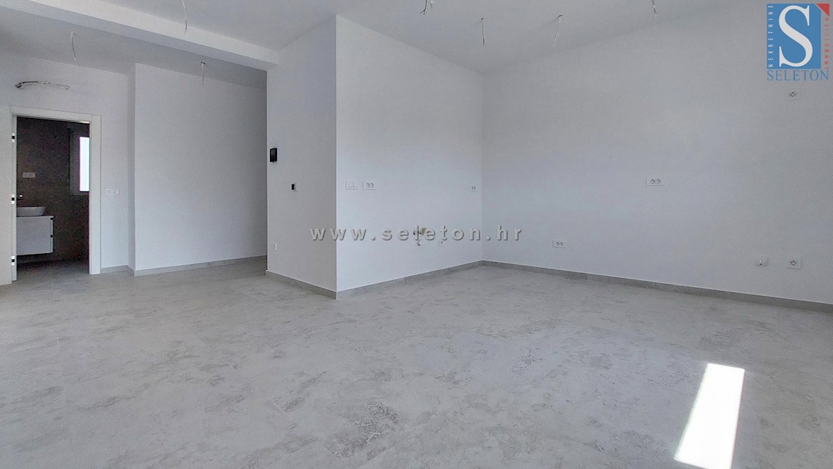 Poreč - novo stanovanje od 66 m2, 1. nadstropje, 2 parkirni mesti, DVIGALO