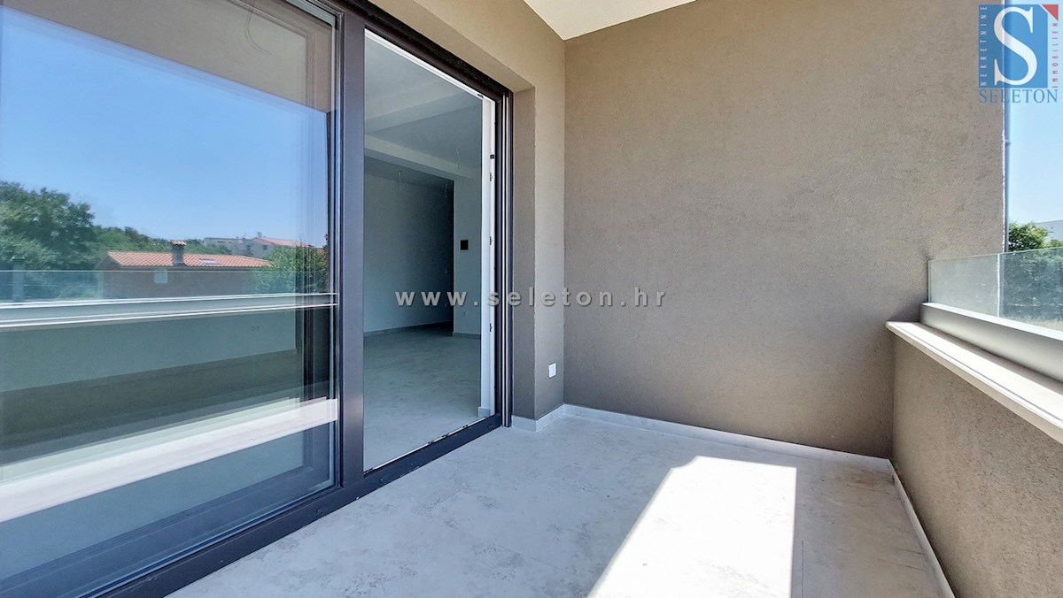 Poreč - novo stanovanje od 66 m2, 1. nadstropje, 2 parkirni mesti, DVIGALO