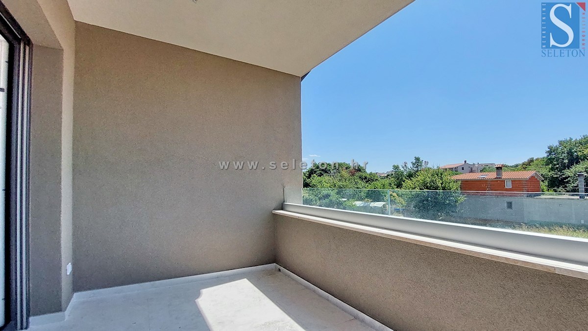 Poreč - novo stanovanje od 66 m2, 1. nadstropje, 2 parkirni mesti, DVIGALO