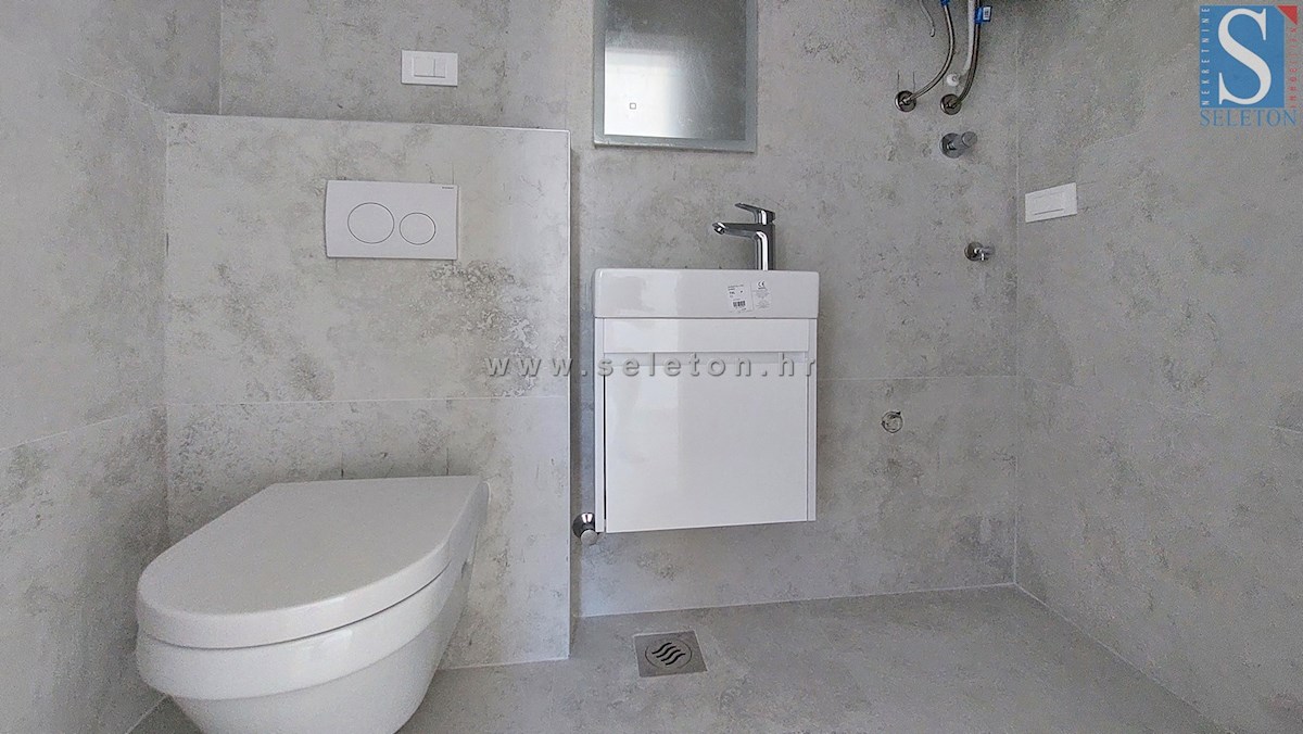 Poreč - novo stanovanje od 66 m2, 1. nadstropje, 2 parkirni mesti, DVIGALO