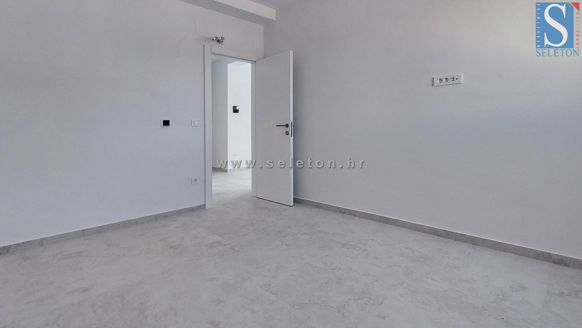 Poreč - novo stanovanje od 66 m2, 1. nadstropje, 2 parkirni mesti, DVIGALO