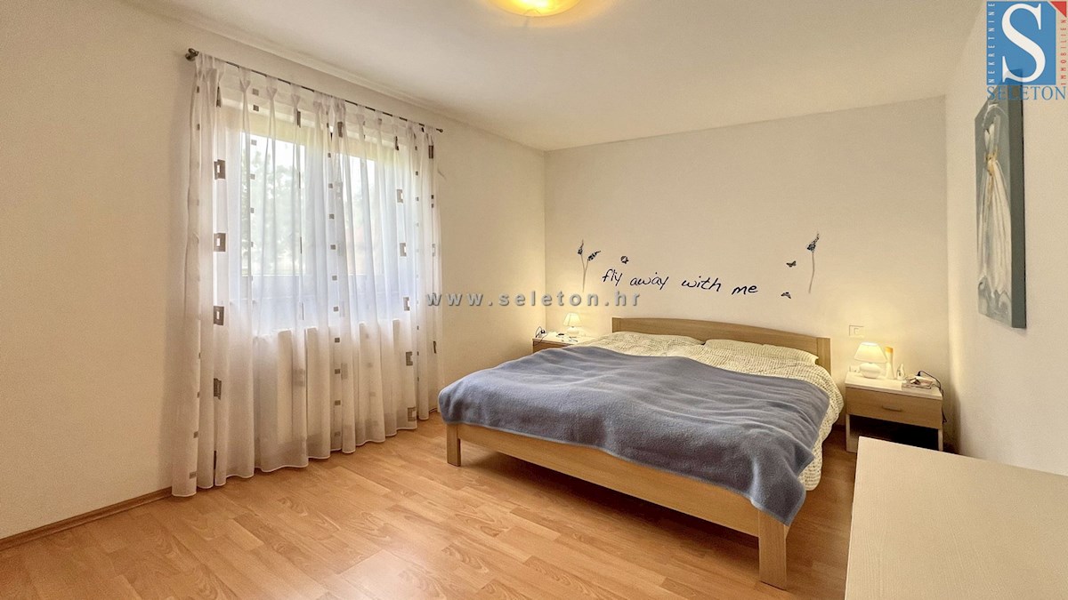 Poreč, samostojna hiša 160 m2 z bazenom