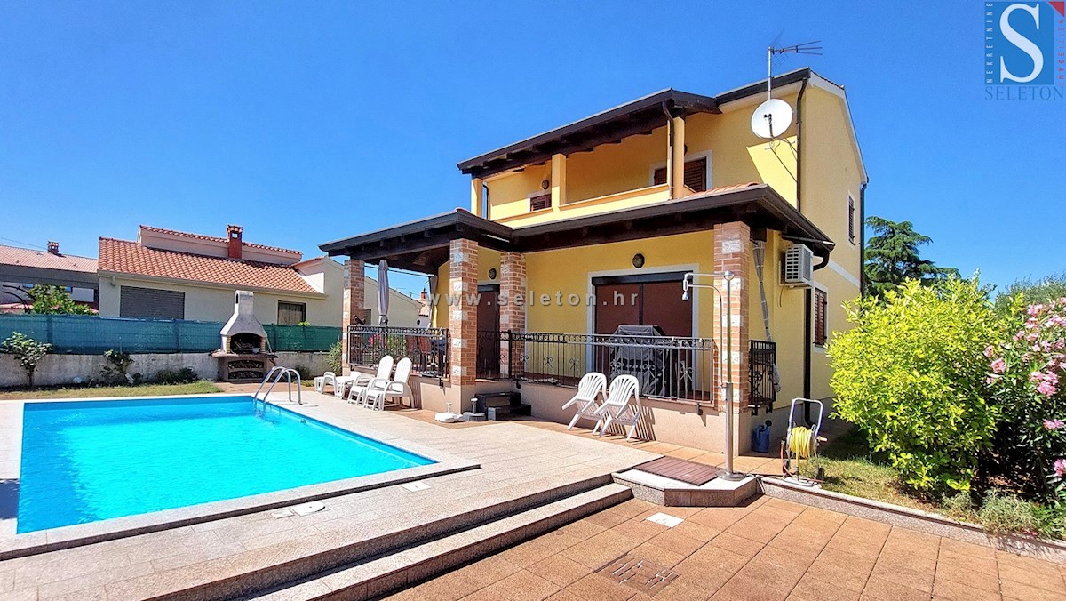 Poreč, samostojna hiša 160 m2 z bazenom