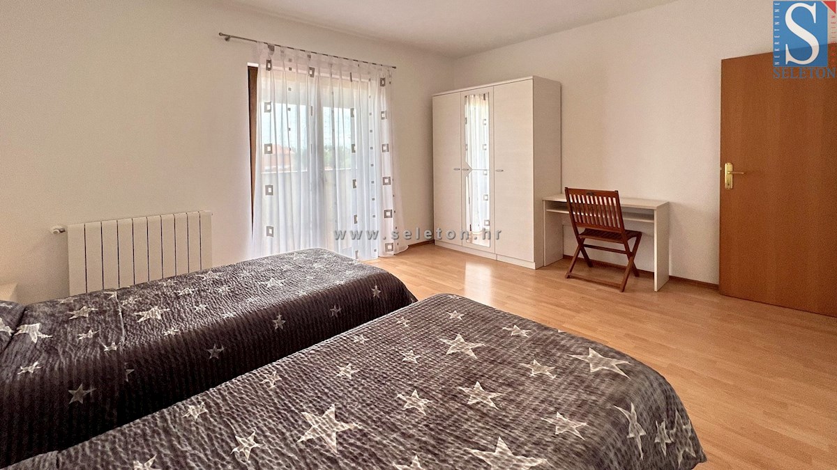 Poreč, samostojna hiša 160 m2 z bazenom