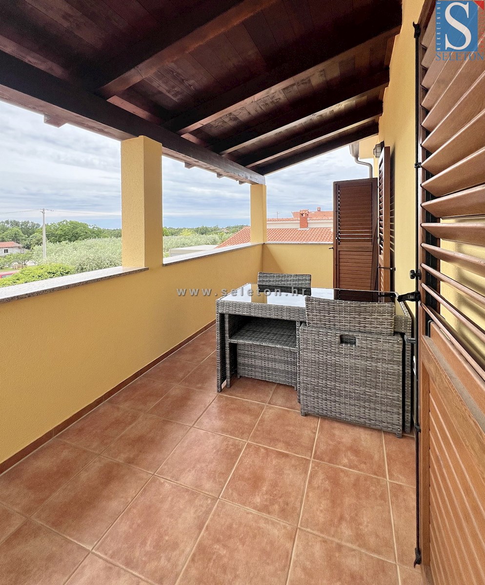 Poreč, samostojna hiša 160 m2 z bazenom