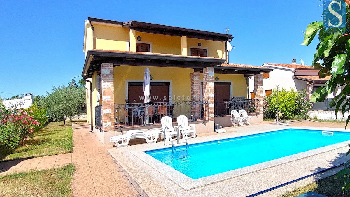 Poreč, samostojna hiša 160 m2 z bazenom