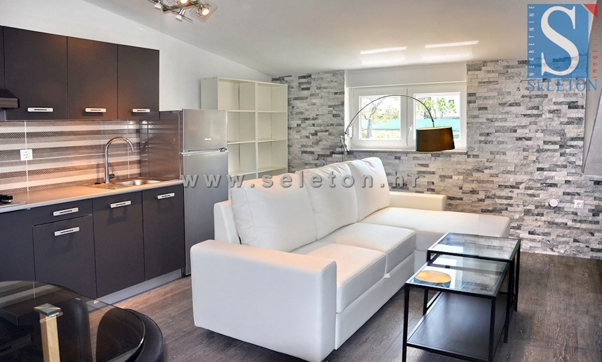 Funtana, opremljeno stanovanje 41 m2 s pogledom na morje