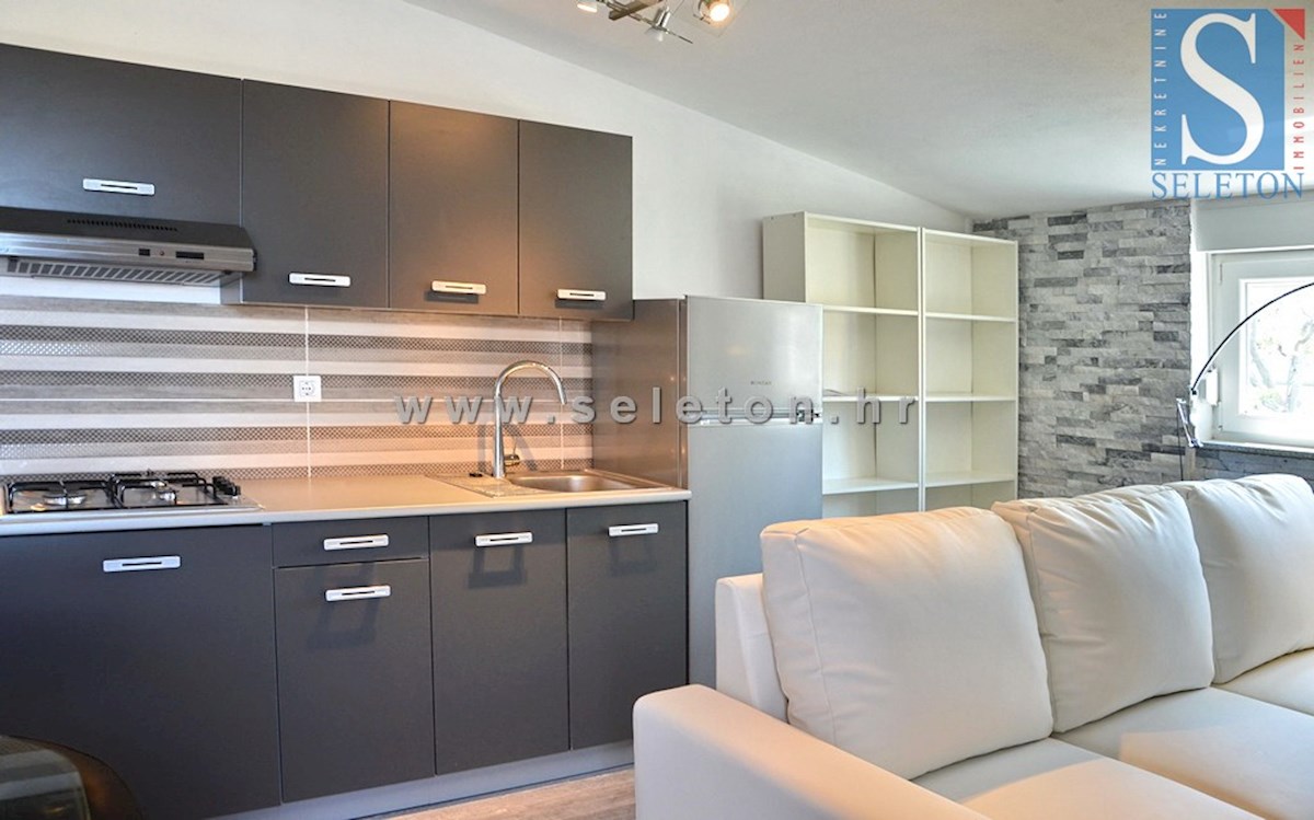 Funtana, opremljeno stanovanje 41 m2 s pogledom na morje