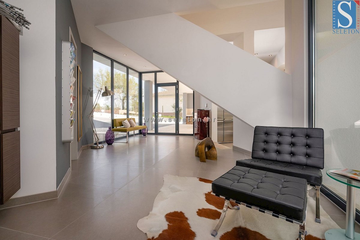 Istra, Poreč - okolica, moderna vila 437 m2 z bazenom
