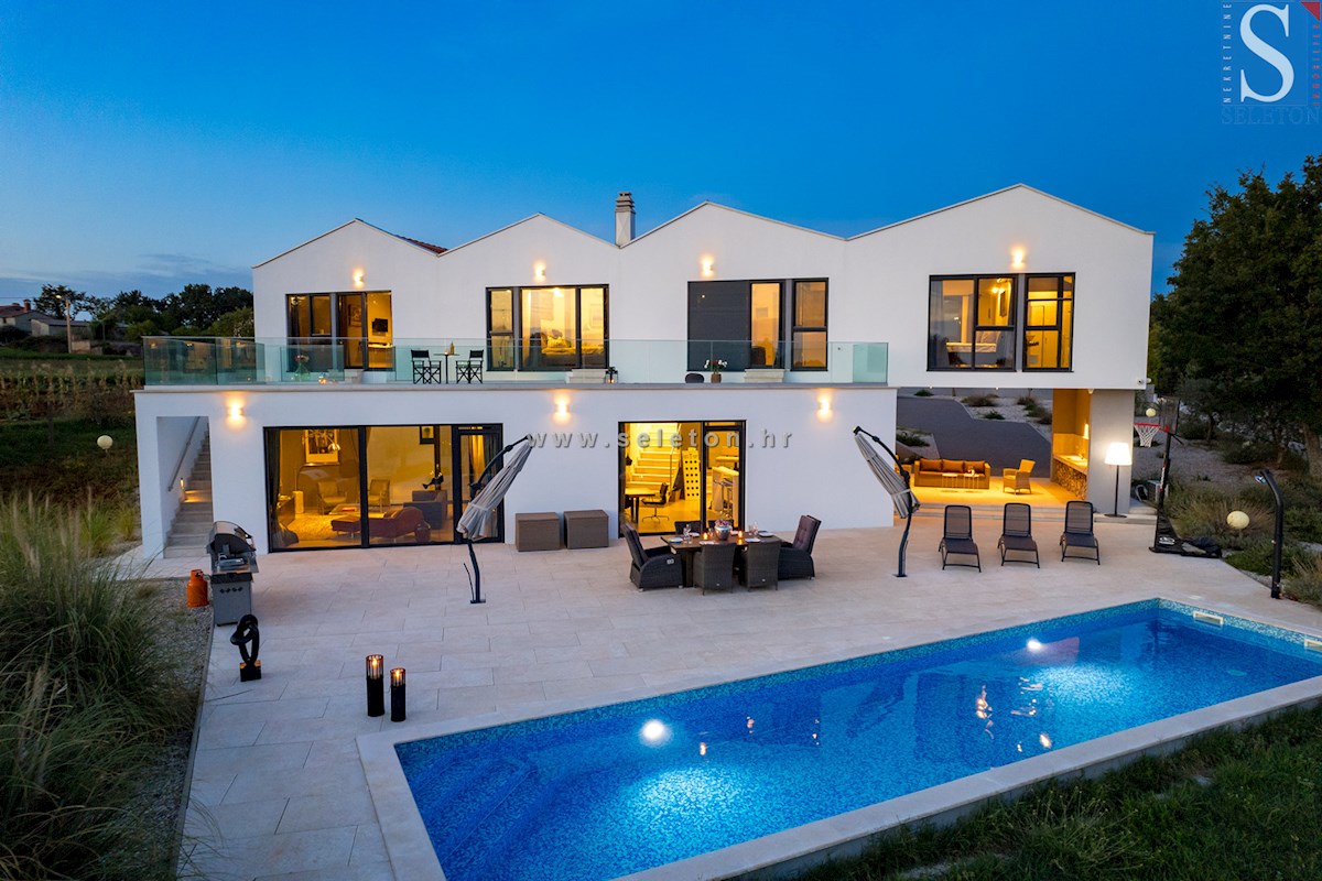 Istra, Poreč - okolica, moderna vila 437 m2 z bazenom