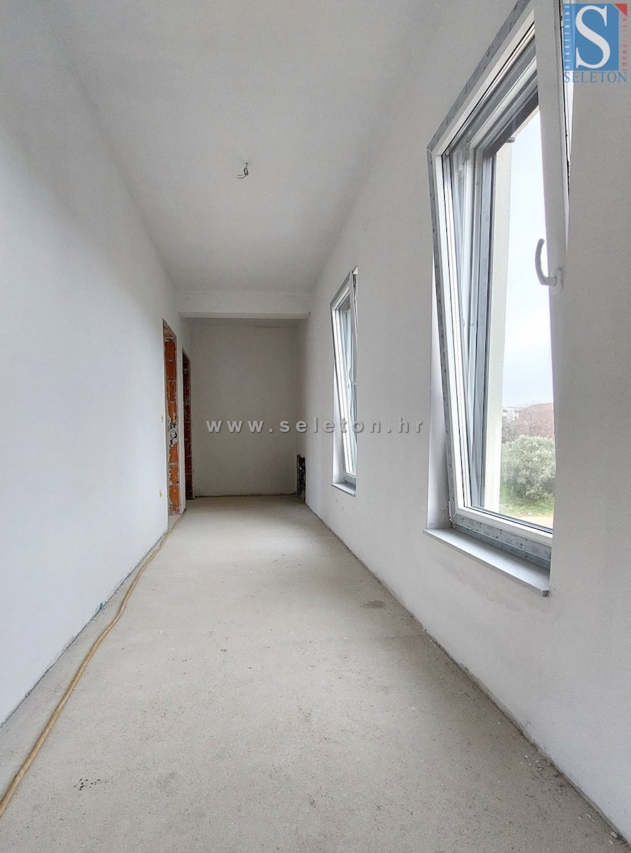 Istra, Poreč, novo stanovanje 161 m2, 2. nadstropje, pogled na morje, cca 800 m od morja (zračne črte)