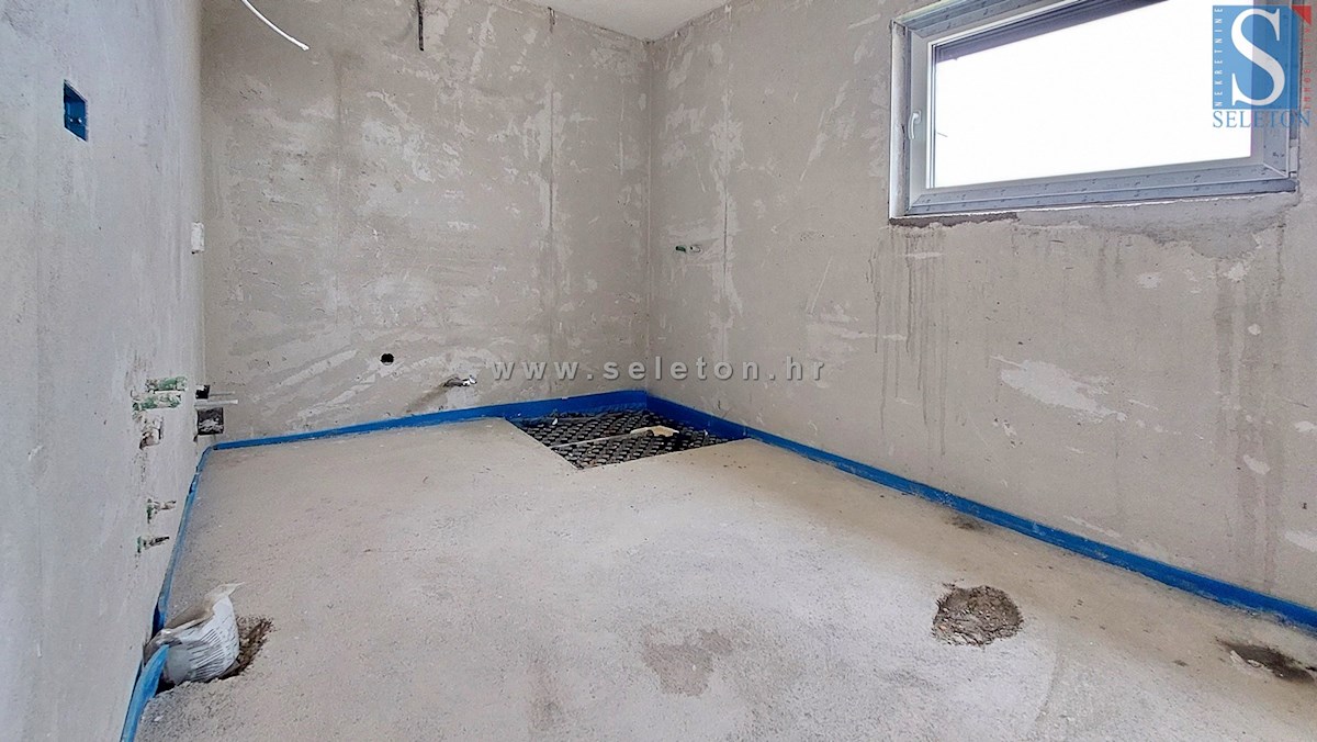 Istra, Poreč, novo stanovanje 161 m2, 2. nadstropje, pogled na morje, cca 800 m od morja (zračne črte)