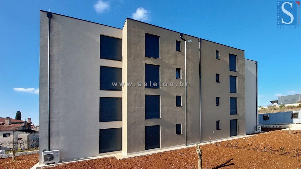 Istra, Poreč, novo stanovanje 67 m2 s pogledom na morje, DVIGALO, 2 parkirni mesti