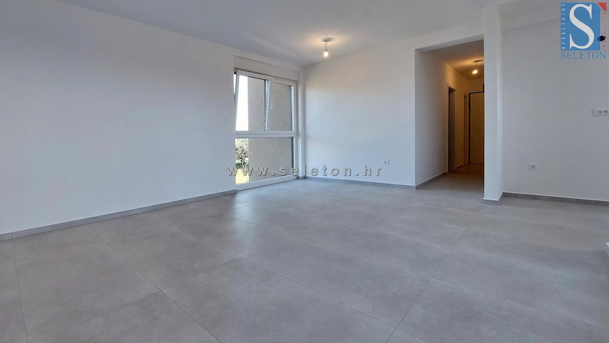 Istra, Poreč, novo stanovanje 67 m2 s pogledom na morje, DVIGALO, 2 parkirni mesti