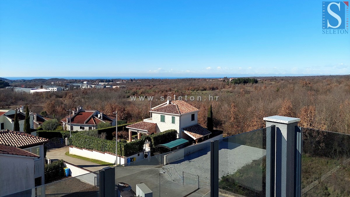 Istra, Poreč, novo stanovanje 82 m2 s pogledom na morje v bližini Poreča, 2 parkirni mesti in shramba