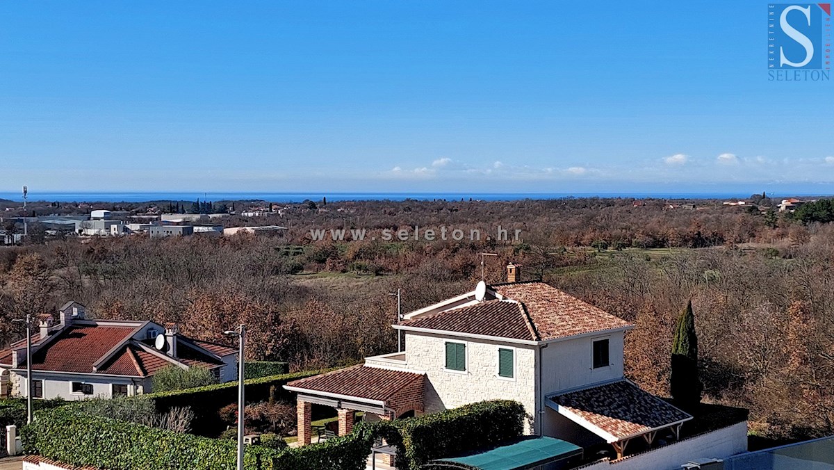 Istra, Poreč, novo stanovanje 82 m2 s pogledom na morje v bližini Poreča, 2 parkirni mesti in shramba